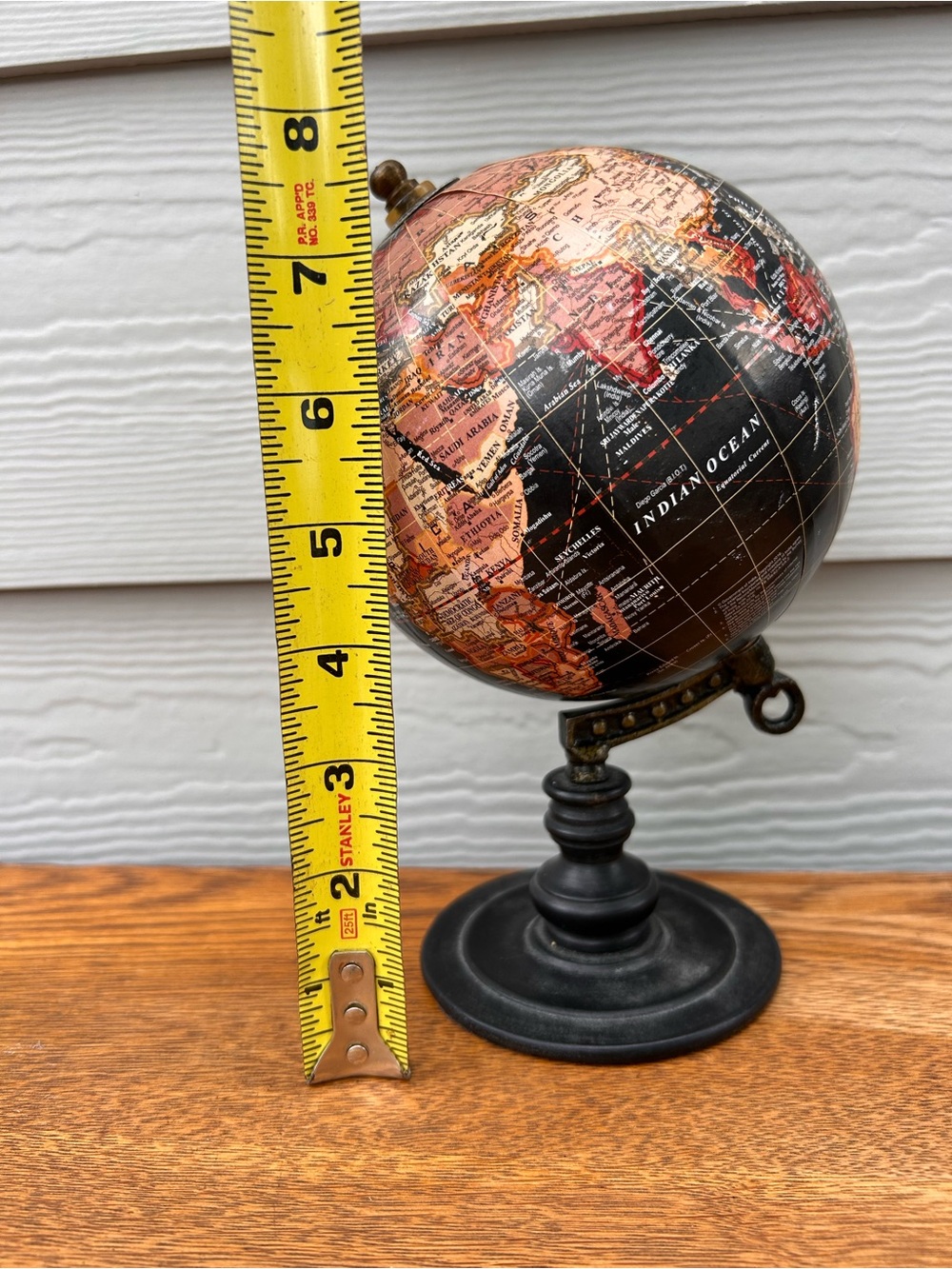 Vintage-Style Black Decorative Globe - Picture 2 of 2